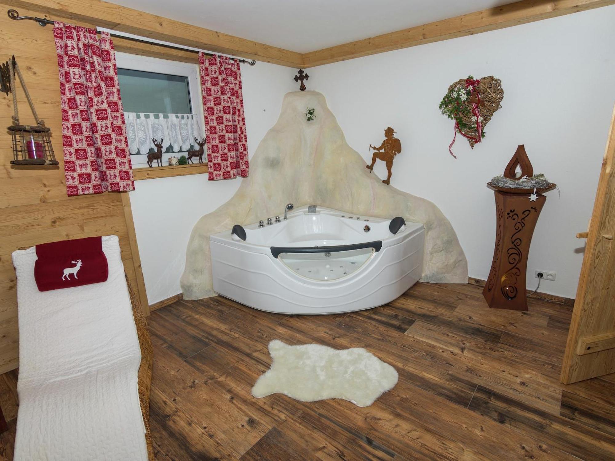 Alluring Holiday Home In Ubersee With Whirlpool 외부 사진