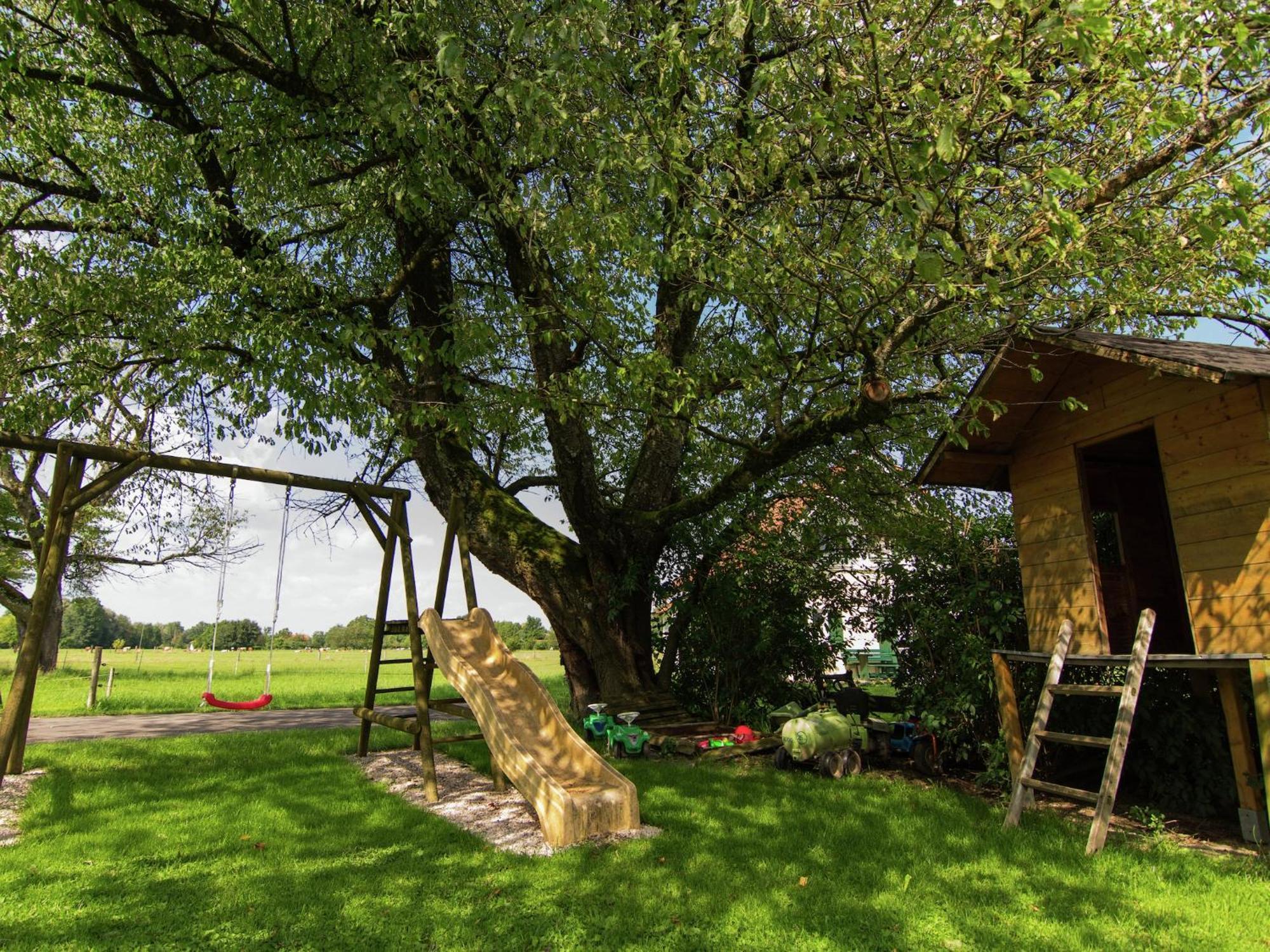 Alluring Holiday Home In Ubersee With Whirlpool 외부 사진