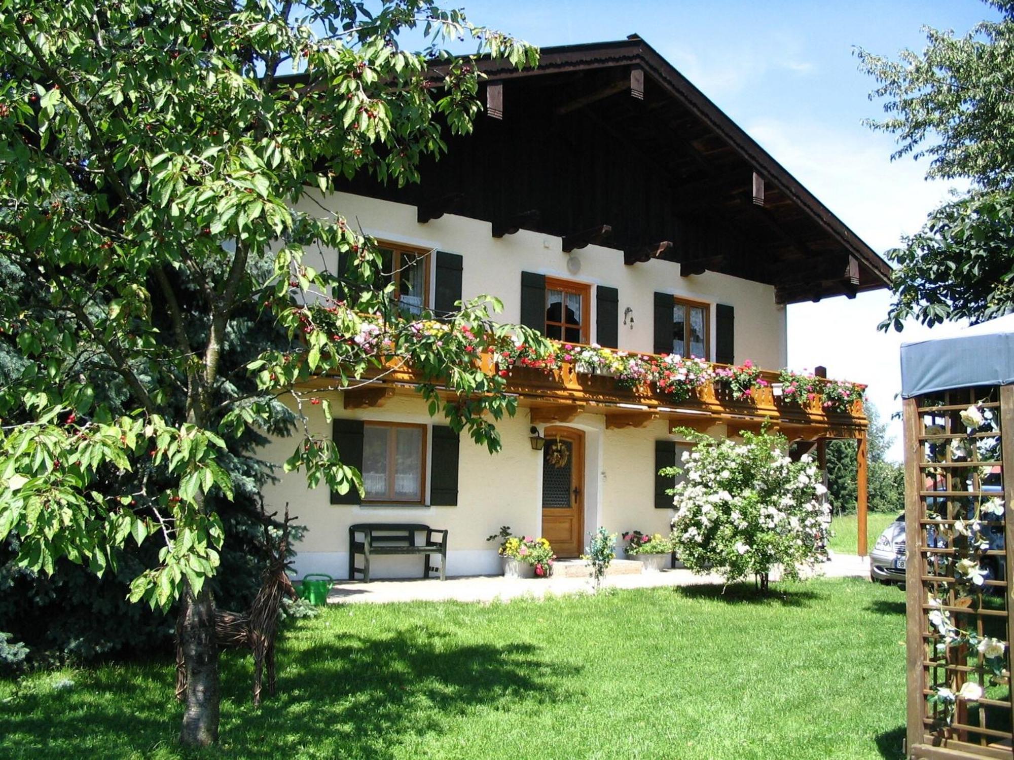 Alluring Holiday Home In Ubersee With Whirlpool 외부 사진